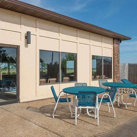 Days Inn By Wyndham Pontoon Beach