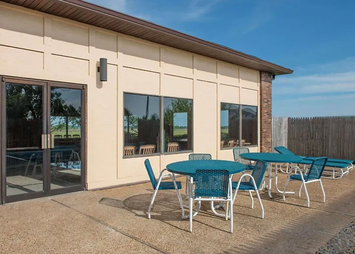 Days By Wyndham Pontoon