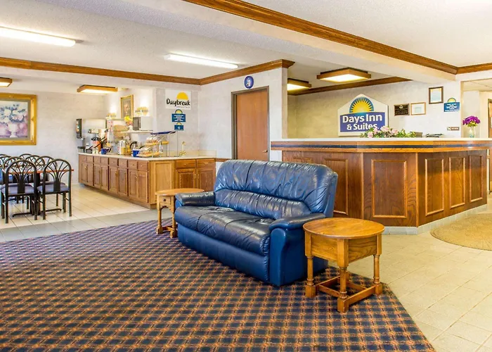 Days By Wyndham Pontoon Hotel