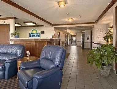 Days By Wyndham Pontoon Hotel 2*