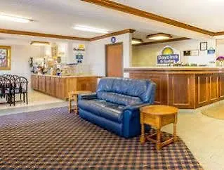 Hotel Days By Wyndham Pontoon 2*